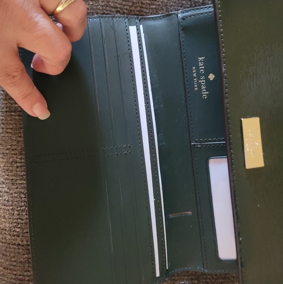 Green Kate Spade Purse/ wallet , NWT - Picture 2 of 4